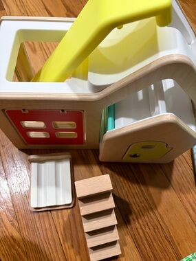 Wooden Dollhouse Playset